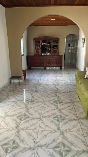 Casa ampla e bem localizada